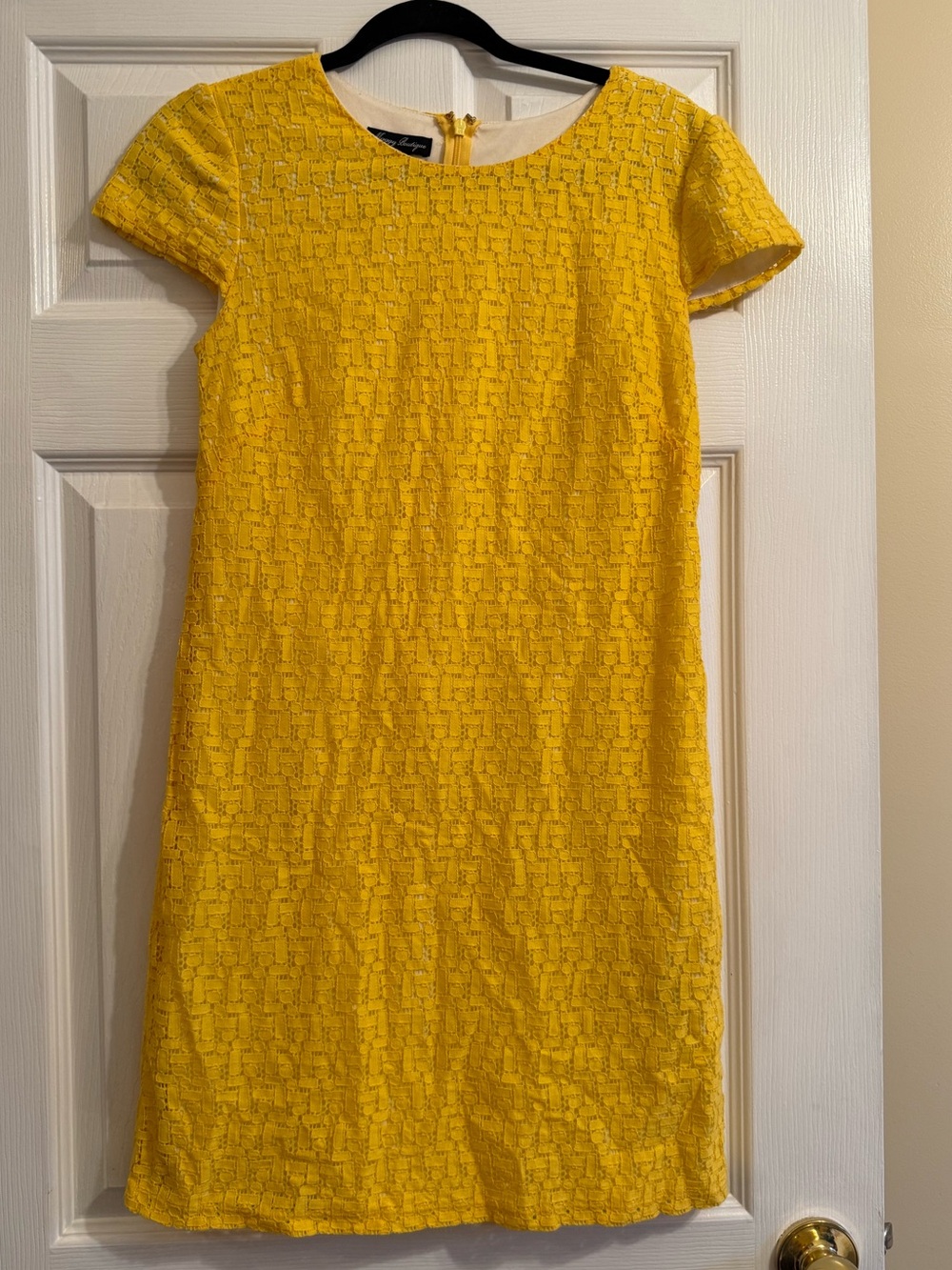 Maggy Boutique (envy) Yellow Short Sleeve Shift Midi Dress